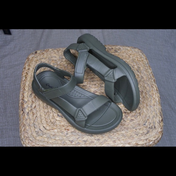 Qupid Flavia - Picture 3 of 5